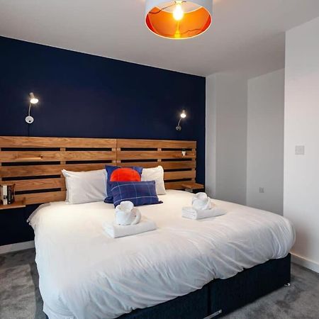 Stunning 2 Bed Flat 5Min To Old Trafford Stadium Manchester Exterior photo