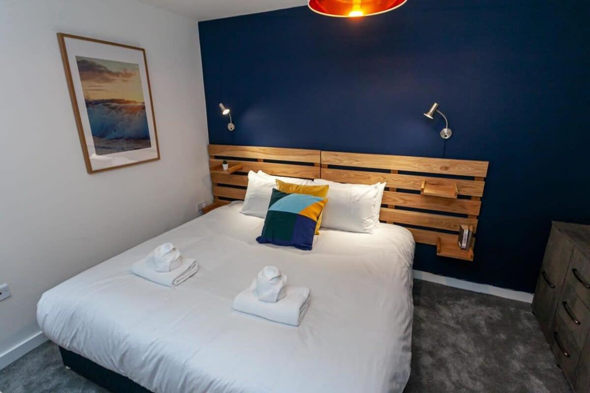 Stunning 2 Bed Flat 5Min To Old Trafford Stadium Manchester Exterior photo